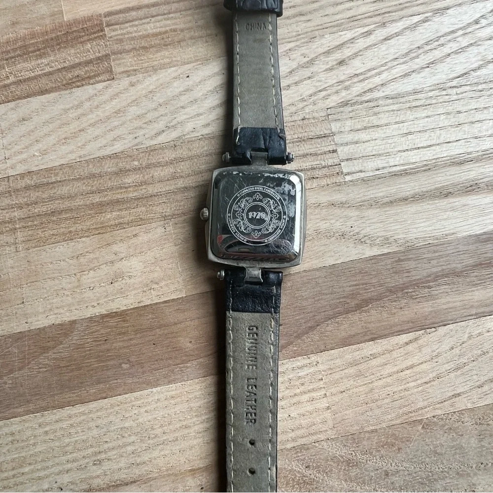 1928 ladies square dial black leather watch NEW BATTERY